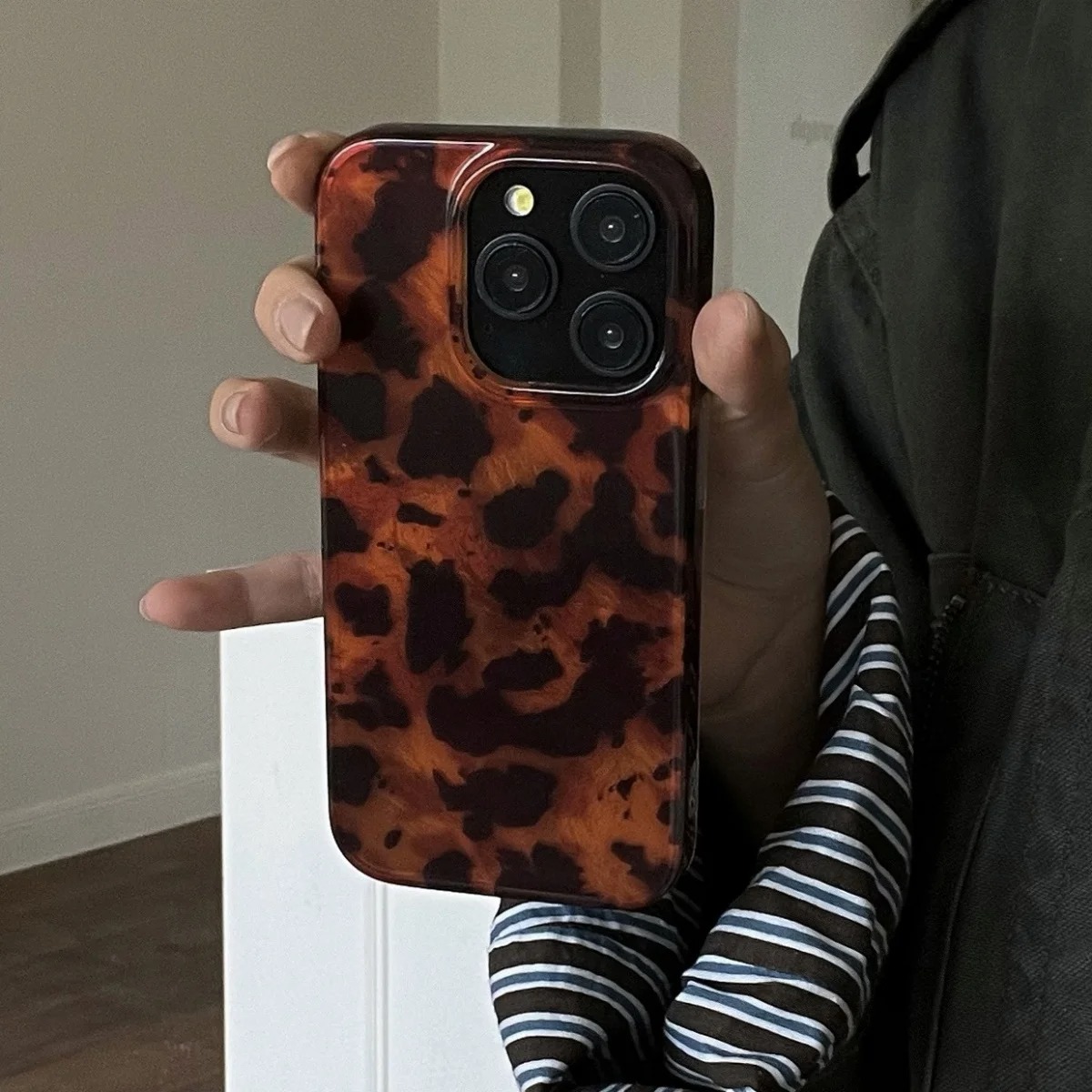 Retro Amber Texture Laser Phon - đánh giá và giá Phone Cases Popular
